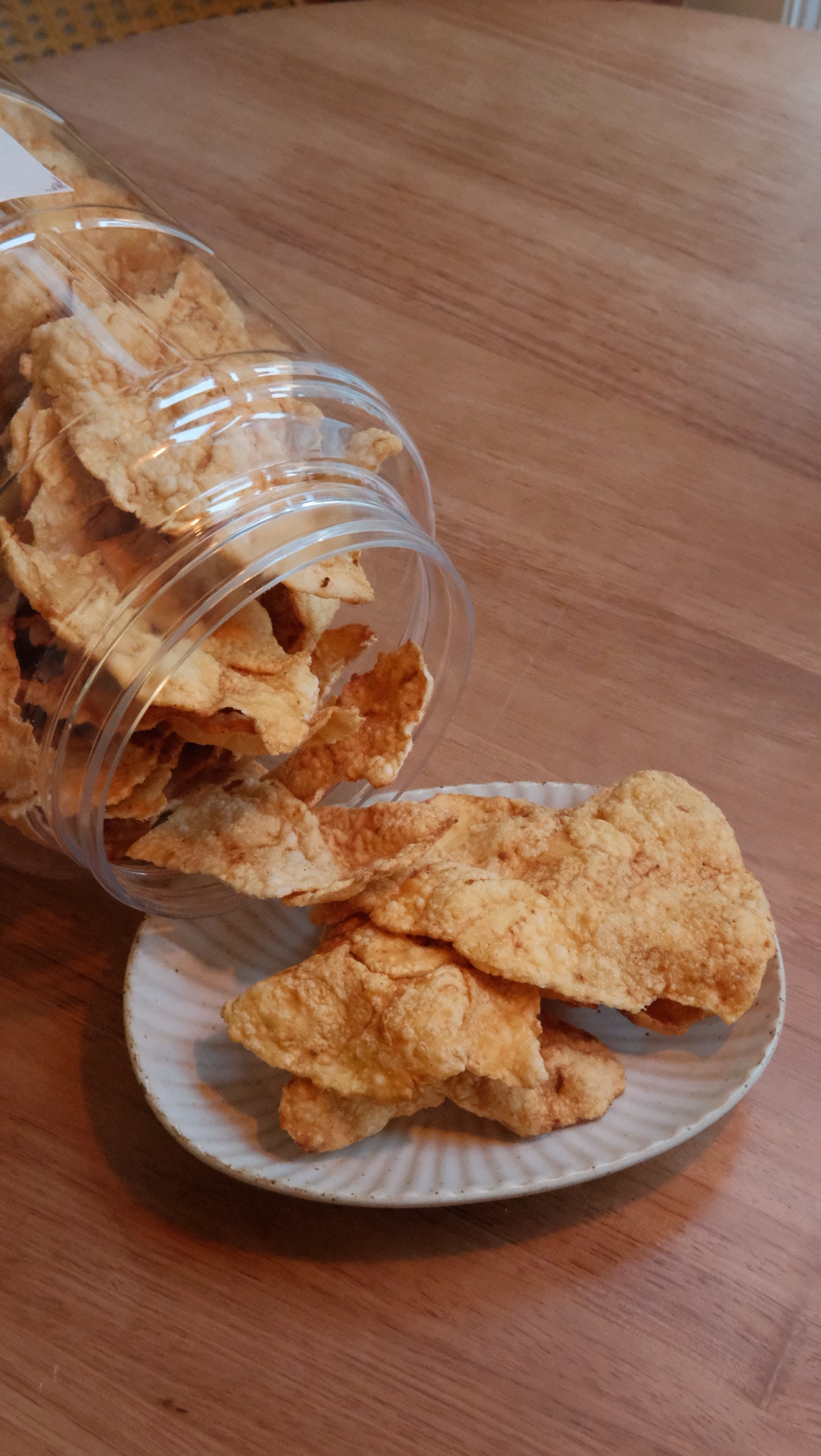 Mama Ng’s Spicy belinjau chips